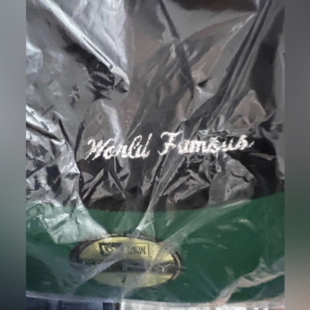 Supreme x New Era Fitted Velour Hat Black FW22 supreme box logo world famous - Picture 4 of 8